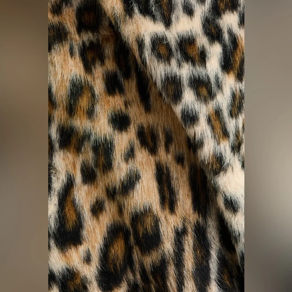 NWT H&M FUZZY LEOPARD PRINT MINI SKIRT